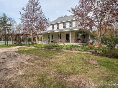 1519 N Roscommon Rd