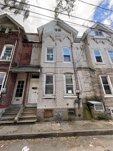 118 N Poplar St