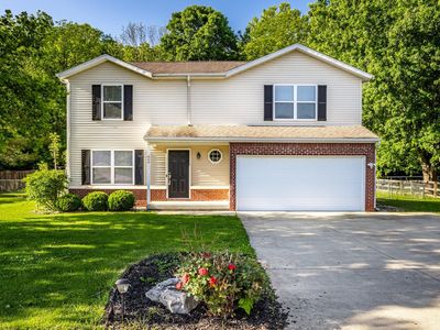 866 E Meadowlands Dr