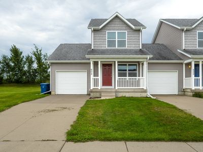 Property at 602 Prairie Meadow Dr, Blue Grass, IA