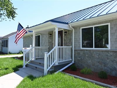 233 Edward St