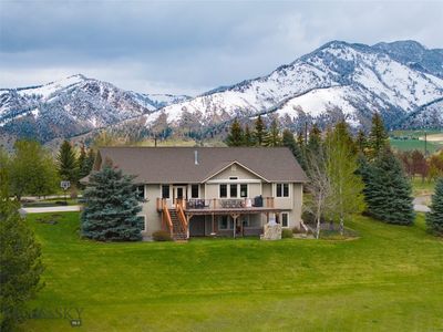 25 Summer Ridge Rd
