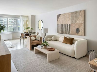 155 W 68th St APT 607