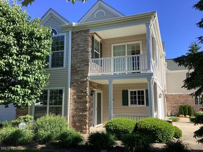 5637 N Greenway Ct