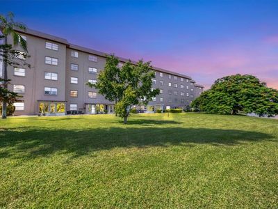 4093 Lake Bayshore Dr #315