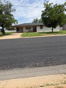 Property at 411 33rd St, Snyder, TX