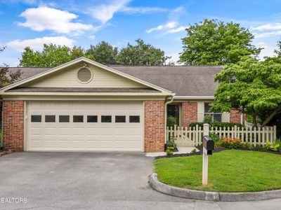 801 Prestwick Dr