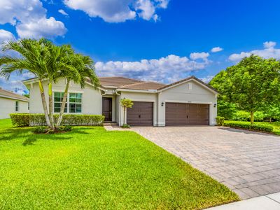 2571 SW Berry Park Circle