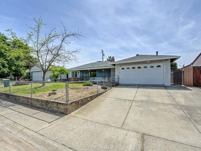 6409 Larry Way