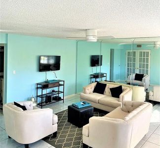200 International Dr APT 606