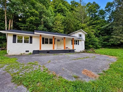 1213 Enochs Branch Rd