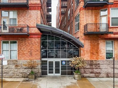 500 S Clinton St APT 612