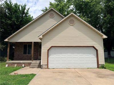 Property at 98 W Leighton St, Frontenac, KS