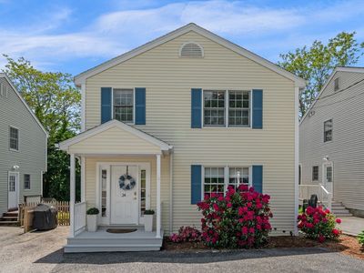 24 Blossom St