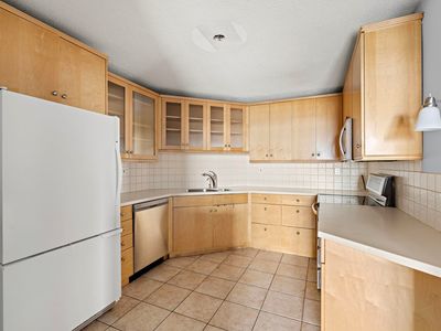 2032 Harmon Cove Tower #2032
