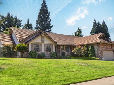 6940 Boardwalk Dr