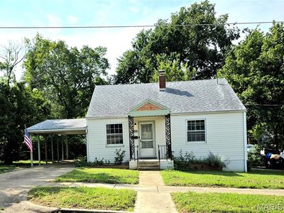 200 E 1st St