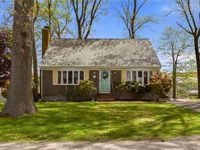 Property at 8 Monterey Dr, Bristol, RI