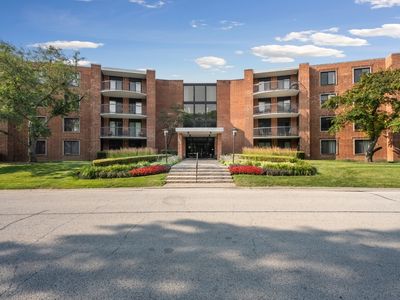 1605 E Central Rd Unit 106A