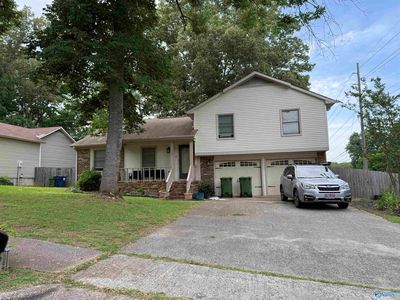707 Shirley Ct SE