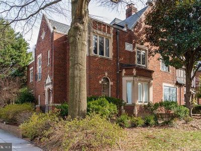 1518 Whittier St NW