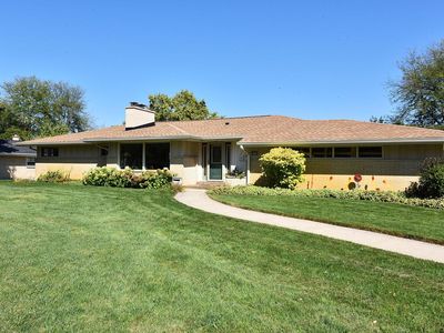 2544 South Seymour PLACE SOUTH South