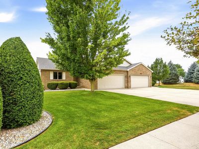 8971 N Brookshire Dr