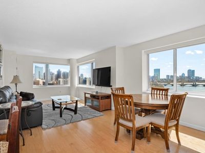 10 Museum Way APT 1922