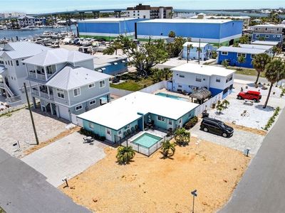 412 Harbor Ct