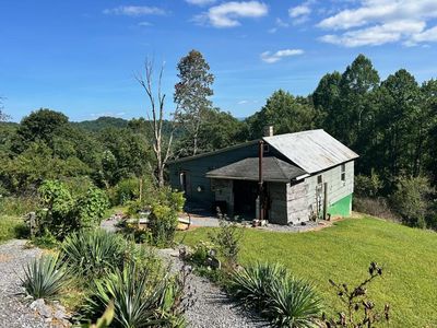 Property at 688 Bearwallow Rd, Jewell Ridge, VA
