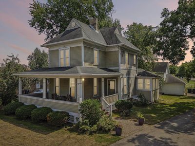 306 W Lake St