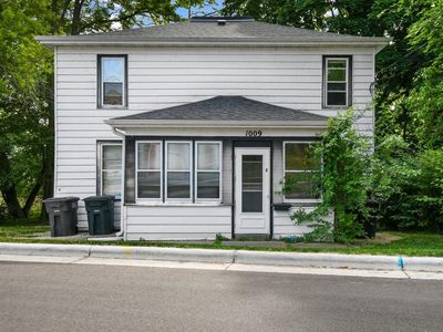 1009 S 4th Street