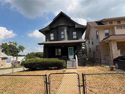 2500 E 42nd St