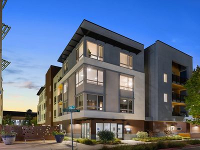 1088 Foster Square Ln #306