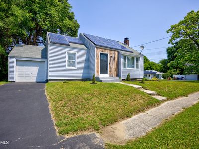 335 Hampton Avenue