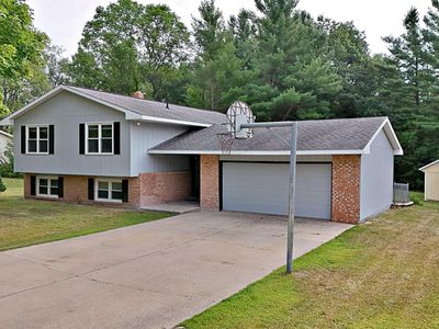 8133 Cherry Ln