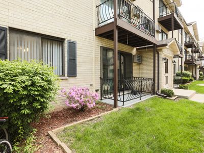 7218 W Wrightwood Ave APT 107