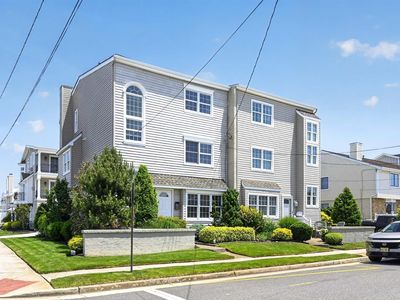 227 N 35th Ave