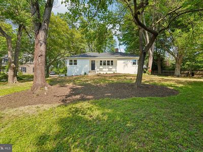 3045 Saint Johns Ln