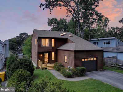 282 Riverside Dr