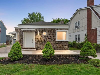 39 W Elza Ave