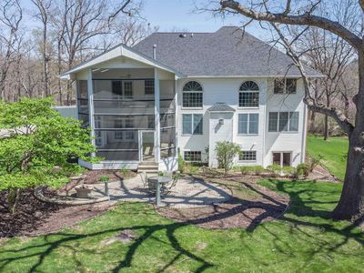 1687 Barberry Cir