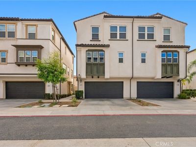 318 S Quadrilateral Way