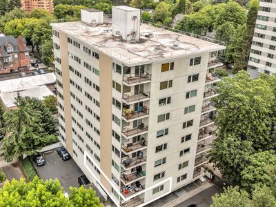 2211 SW Park Pl Unit 204