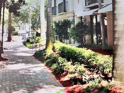 1900 Van Buren St APT 120B