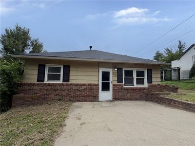Property at 218 Highland Ave, Lexington, MO