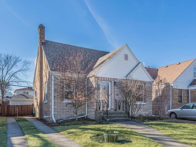 4904 N Mulligan Ave