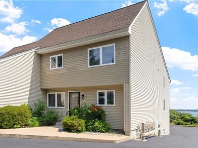4042 Post Rd APT 5