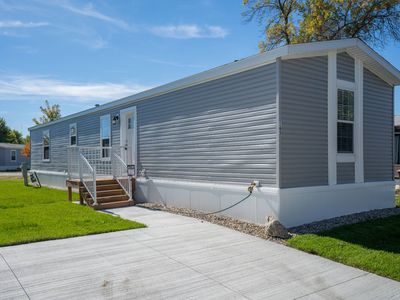 165 Kingsway Dr