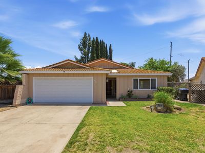 1924 S Royal Oaks Drive